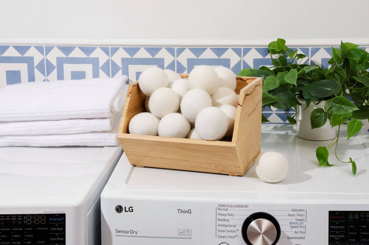 Bulk New Zealand Wool Dryer Balls | White