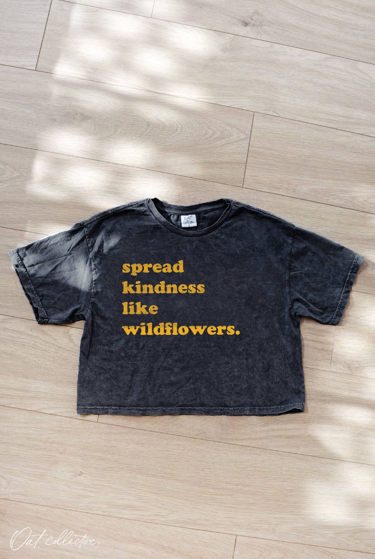 SPREAD KINDNESS Cropped Mineral Graphic Top
